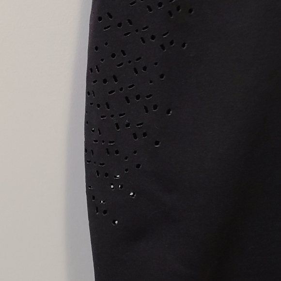 Hyba Laser Cut Workout Capris in Black - Picture 5 of 8